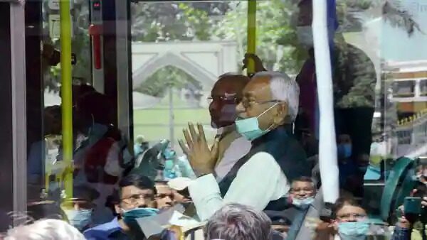 New AC Buses of bihar Inaygerated by Nitish kumar