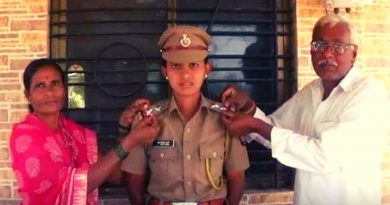 Tejal Aher Maharashtra police pcs officer