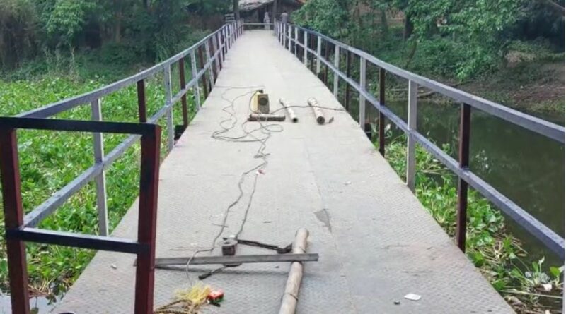 In Bihar villagers built a bridge worth 8 lakhs..